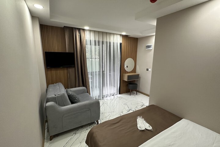 Room 14 of 40