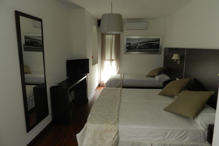 Room 12 of 46
