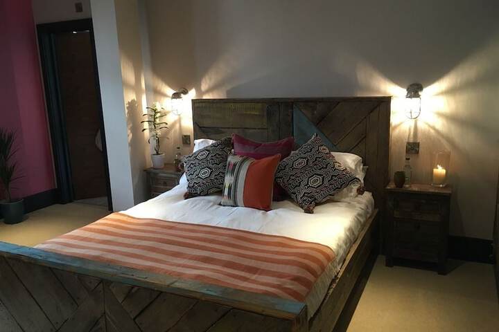 Room 4 of 78