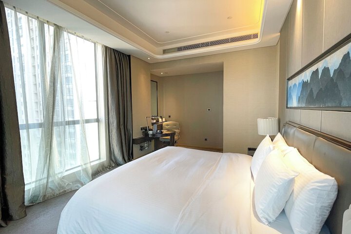 Room 14 of 42