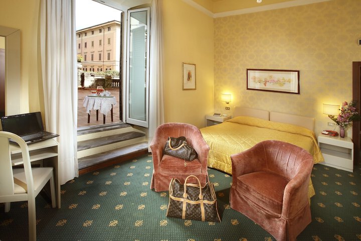 Room 8 of 27