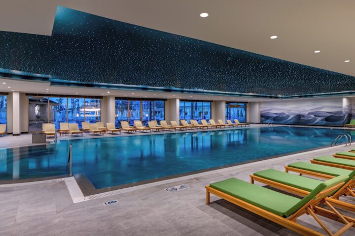 Hotel with Pool