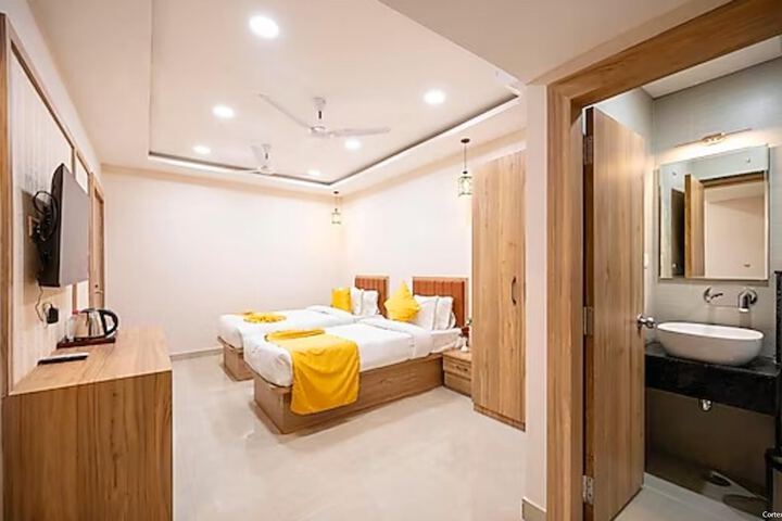 Room 3 of 15