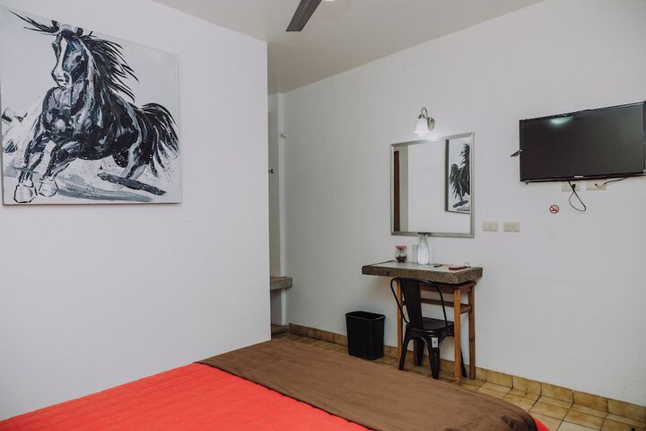 Room 44 of 142