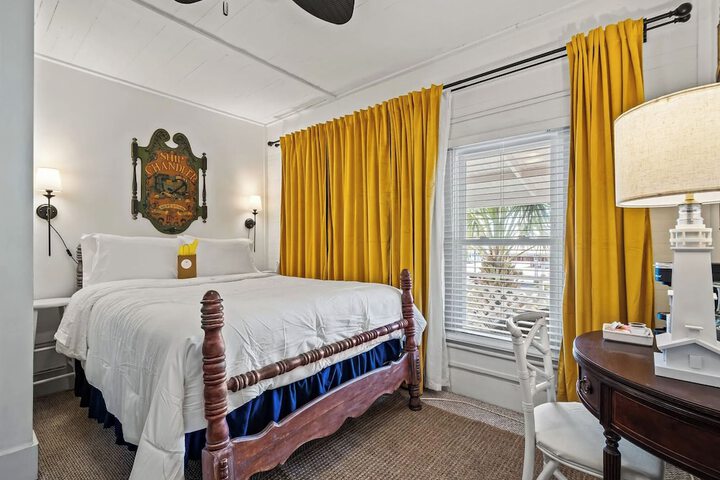 Room 9 of 27