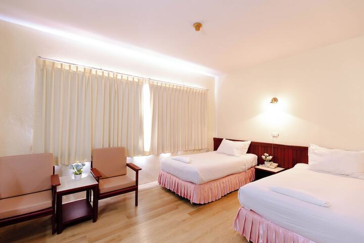 Room 4 of 25