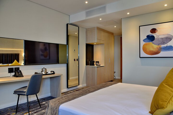 Room 8 of 87