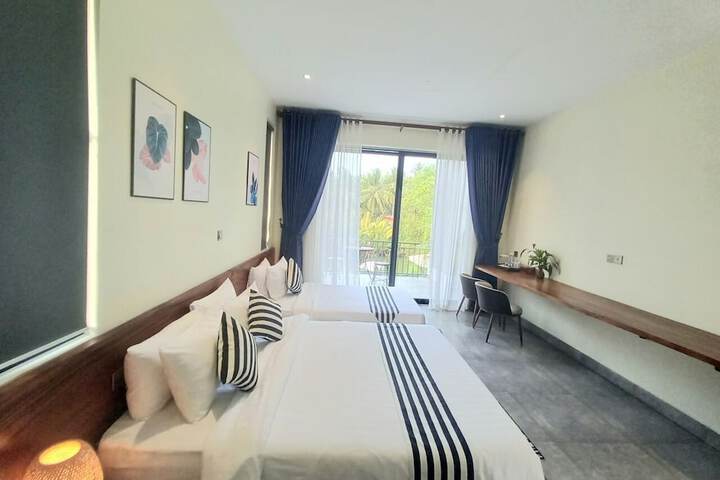 Room 40 of 161