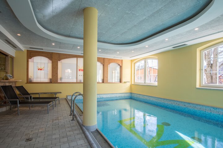 Pool 49 of 91