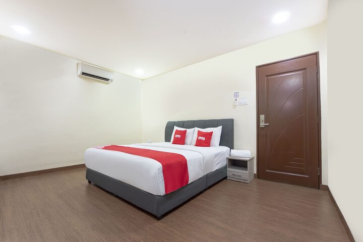Room 10 of 34