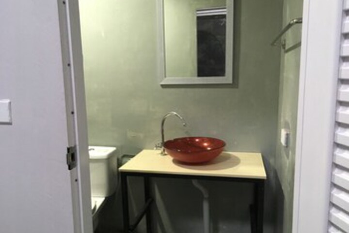 Room 6 of 31