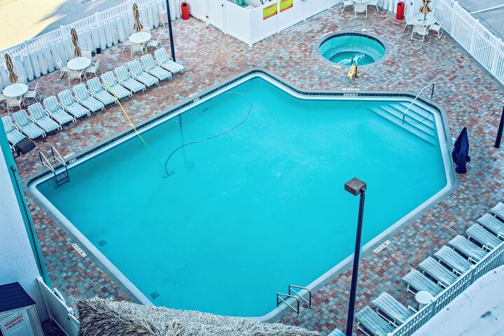 Hotel Pool