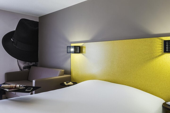 Room 6 of 46