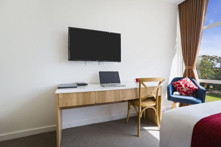 Room 9 of 33