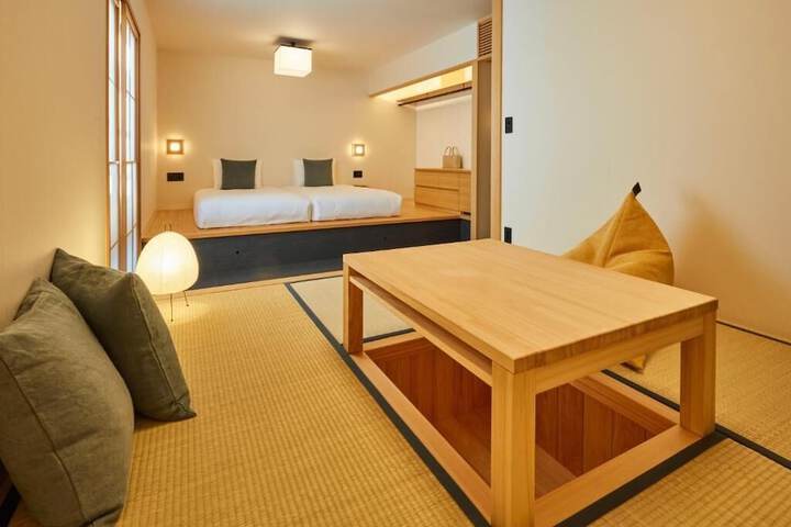 Room 8 of 47