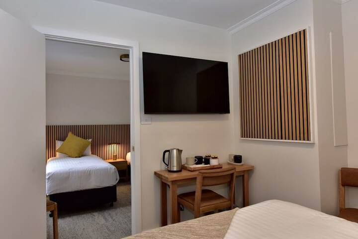 Room 16 of 48
