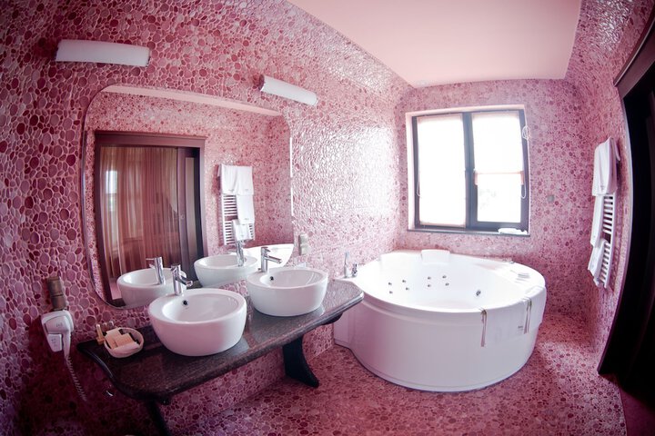 Room 28 of 75