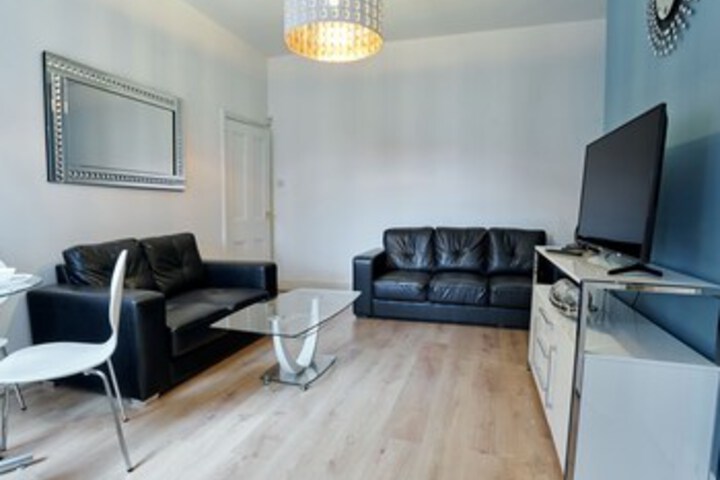 Lounge 9 of 57