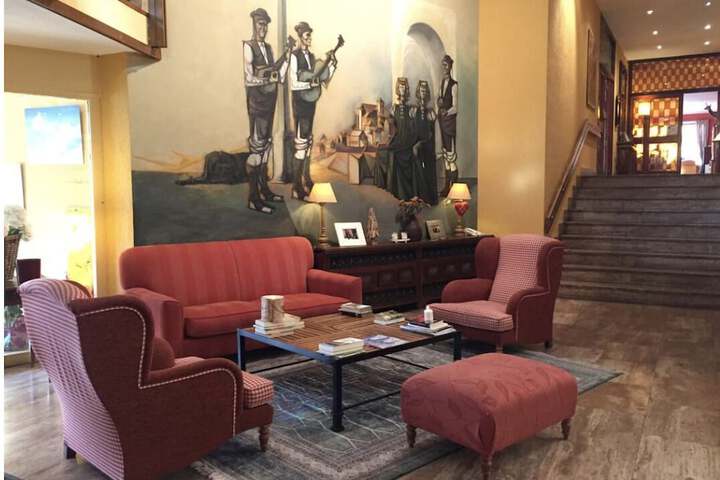Entrance & Lobby