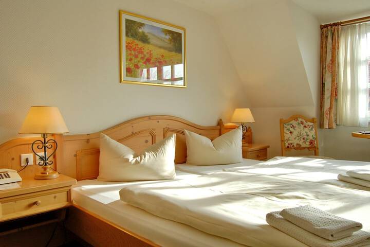 Room 7 of 25
