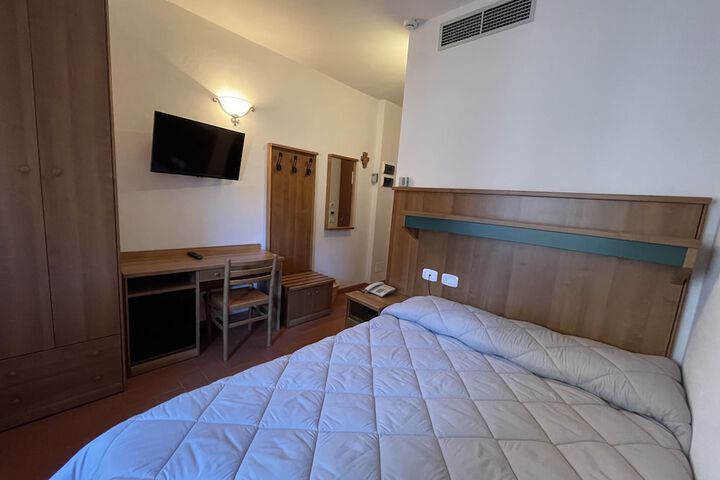 Room 13 of 47