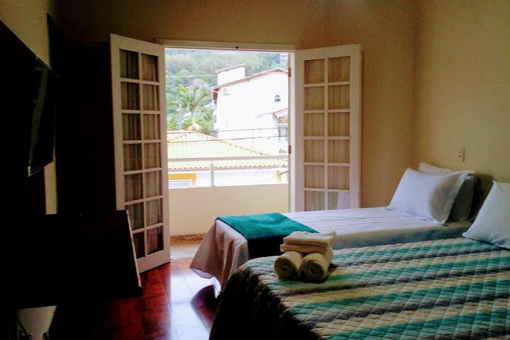 Room 12 of 80