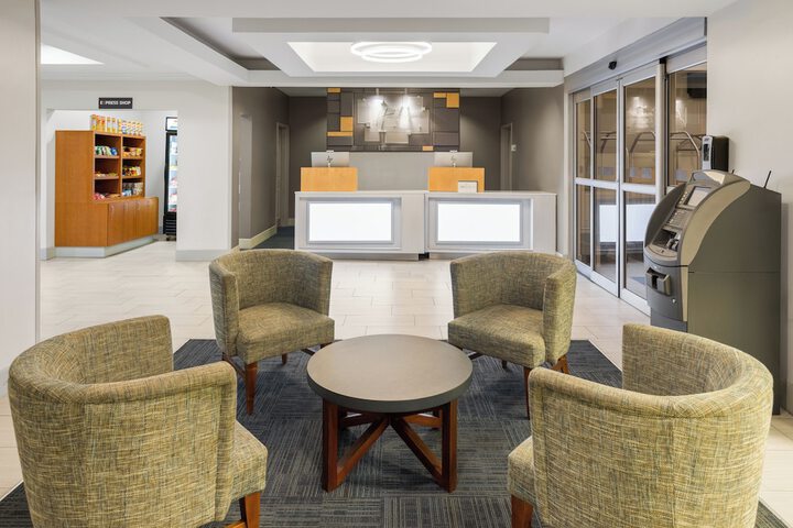 Entrance & Lobby