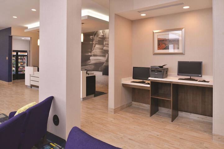 Business Center 54 of 61