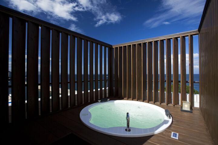 Room 8 of 73