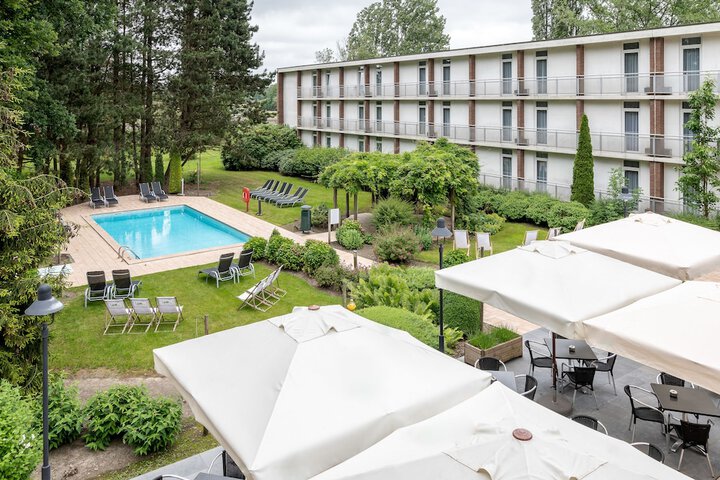 Pool Hotel