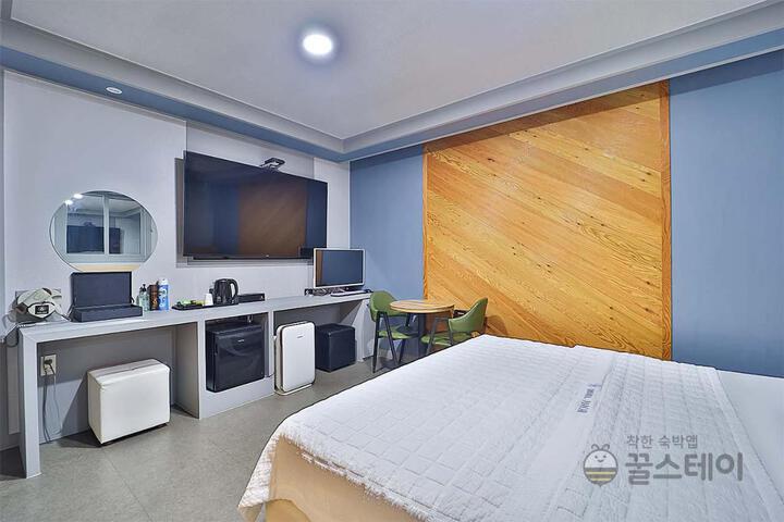 Room 17 of 121