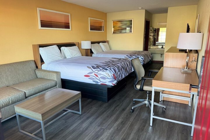 2 Double Beds (4 of 8)