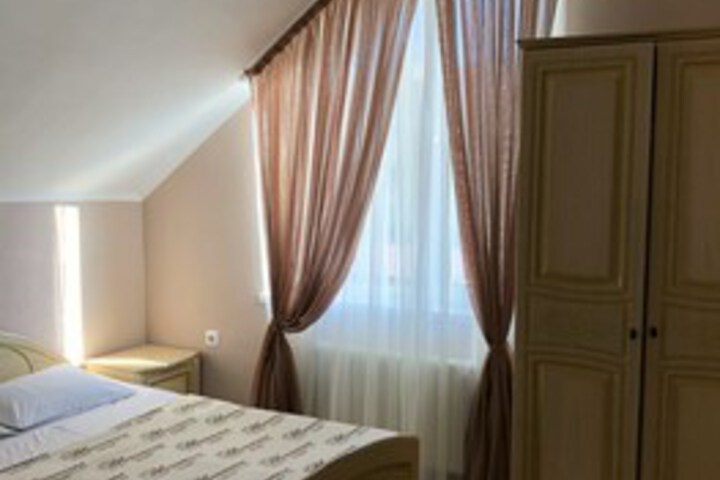 Room 16 of 35