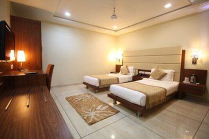 Room 15 of 39