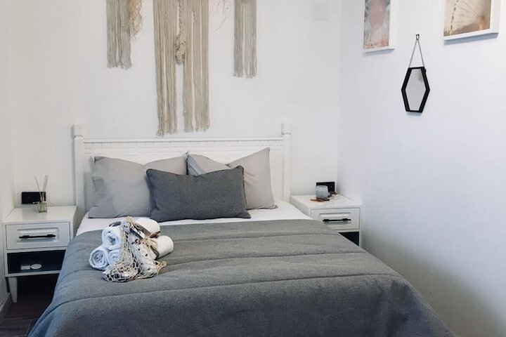 Room 5 of 52