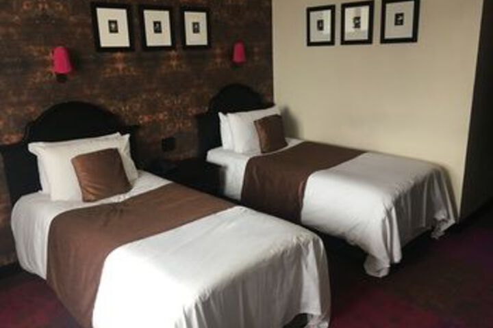 Room 10 of 23