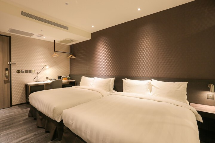 Room 25 of 68