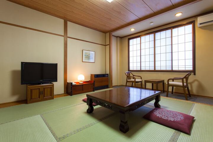 Room 11 of 41