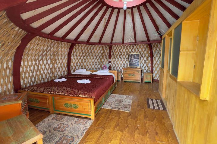 Room 6 of 26