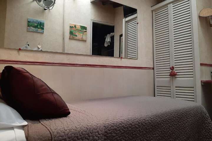 Room 49 of 90