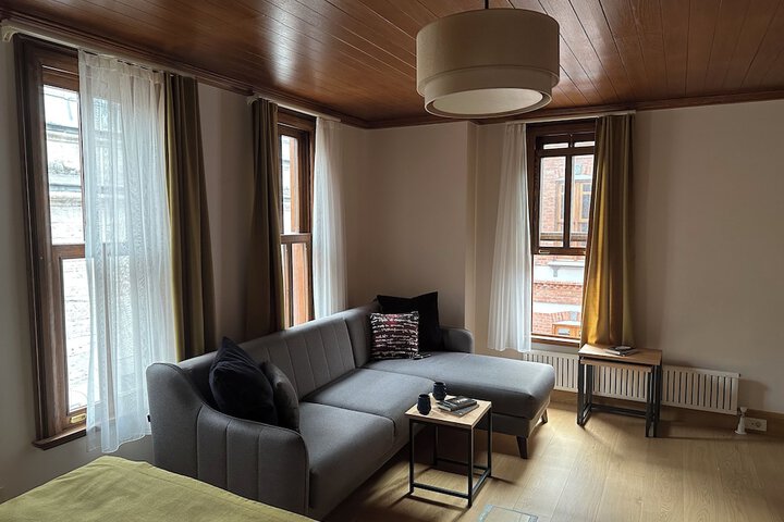 Room 10 of 15