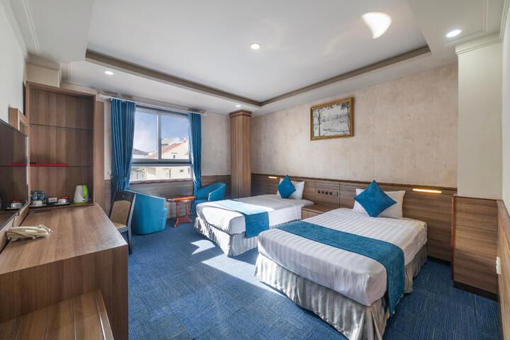 Room 13 of 49