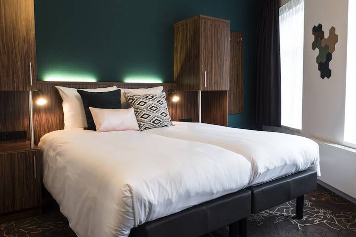 Room 3 of 56