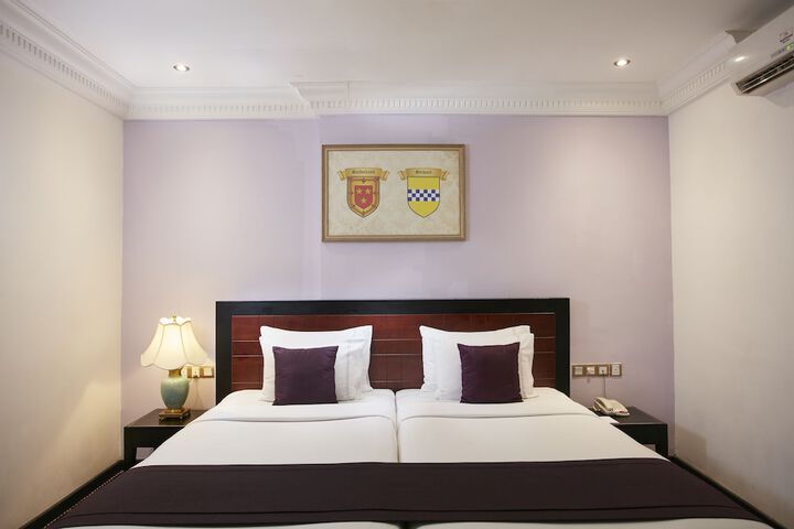 Room 33 of 113