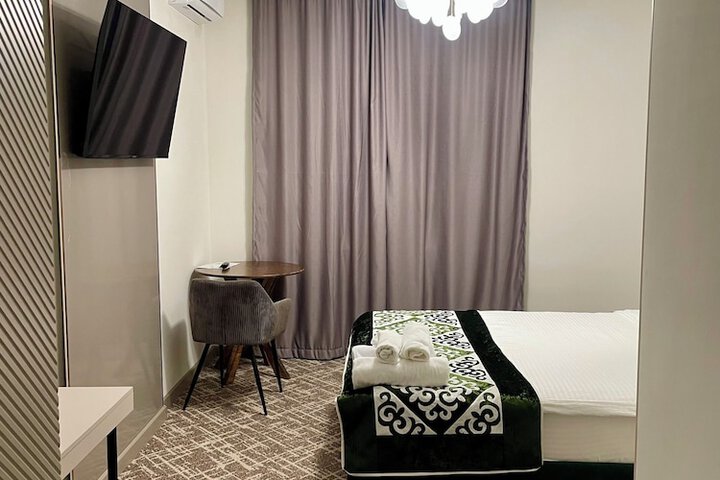 Room 83 of 127
