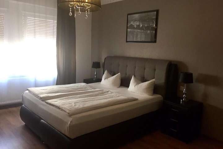 Room 10 of 24