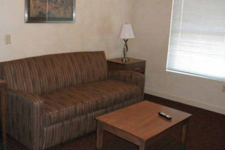 Room 4 of 34