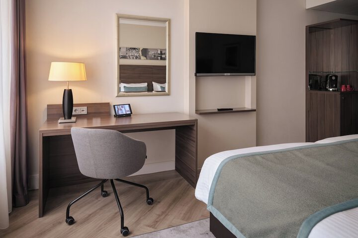 Room 11 of 60