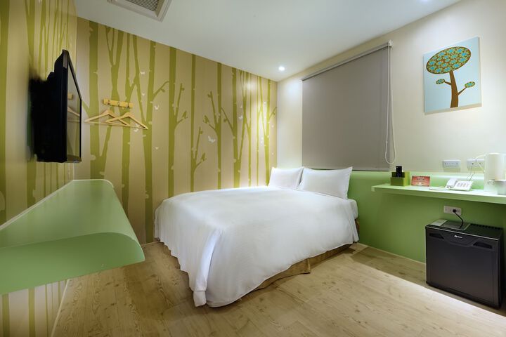 Room 11 of 31