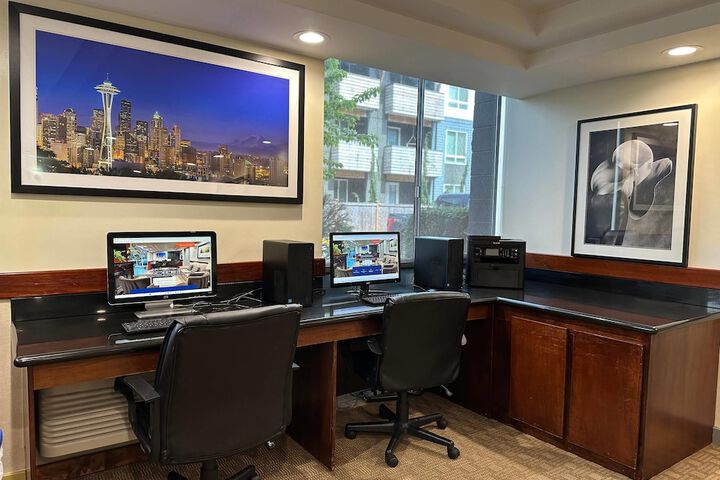 Business Center 86 of 88